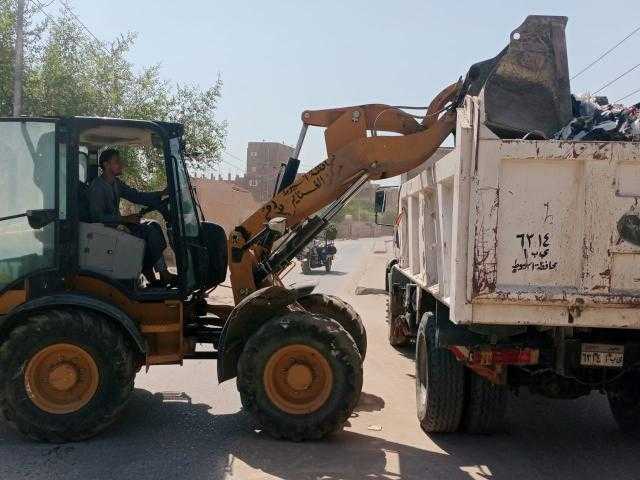 محافظ أسيوط : حملات مكثفة للنطافة بمراكز واحياء المحافظة باستخدام احدث معدات للنظافة