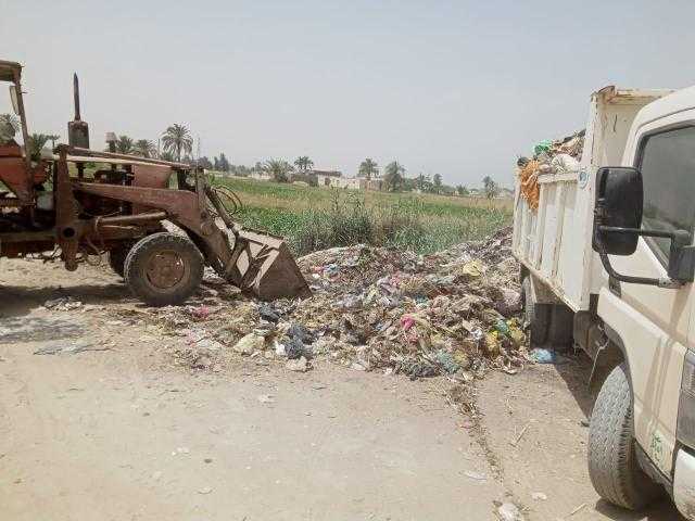 رفع 5000 طن قمامة وإزالة 450 حالة إشغالات متنوعة بمركزي الفيوم وسنورس
