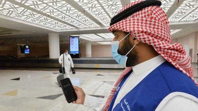 السعودية تقرر رفع تعليق القدوم إليها للمقيمين الذين تلقوا جرعتي لقاح كورونا قبيل مغادرتهم لها