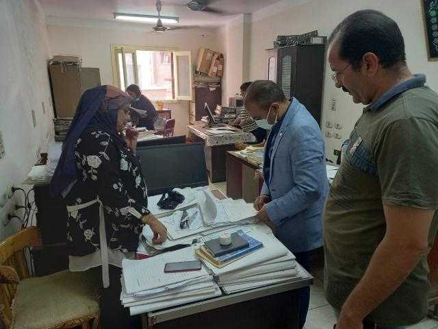 محافظ أسيوط يوجه بتنفيذ حملات مفاجئة على القطاعات الخدمية لمتابعة سير الأعمال