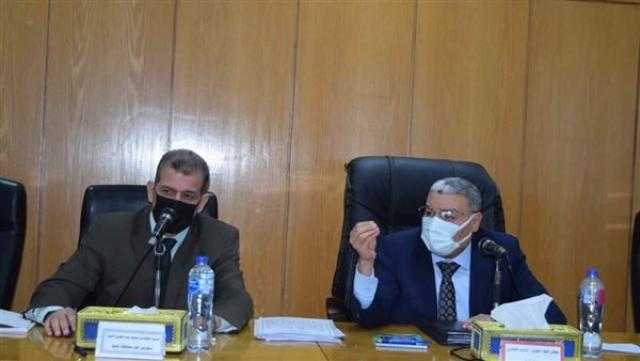 محافظ المنيا يوجه بالتيسير على المواطنين لاستكمال إجراءات التصالح
