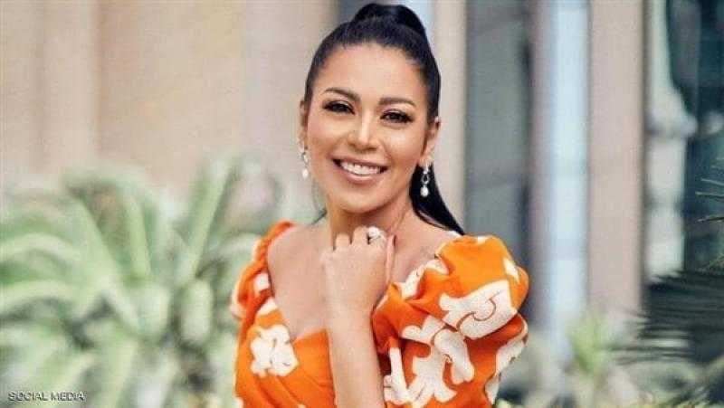 بالأسود.. لقاء الخميسي تخطف الأنظار بمهرجان القاهرة السينمائي