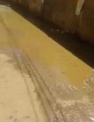 أهالي قرية كفر الحمام بالشرقية يشكون تآكل منازلهم بسبب مياه الصرف