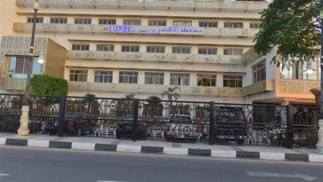 تحرير 45 مخالفة لمقاهي تقدم الشيشة بالأقصر