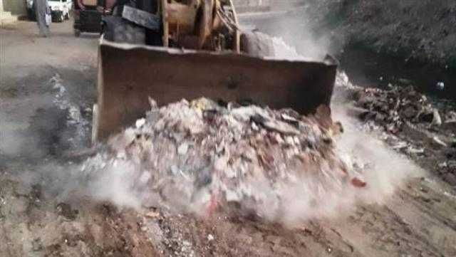 محافظ أسوان يوجه بتكثيف النظافة العامة ورفع التراكمات والمخلفات