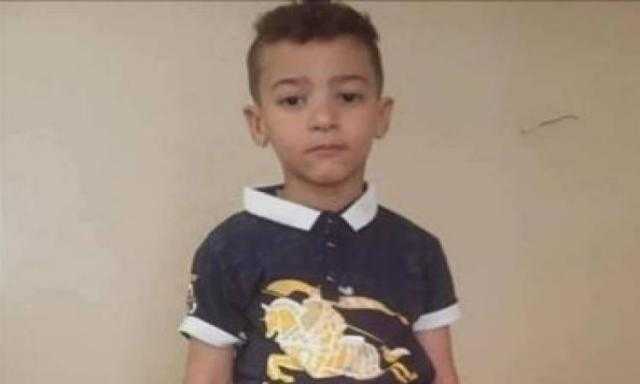 لحظة تحرير طفل أسيوط المختطف وإعادته لأسرته.. فيديو