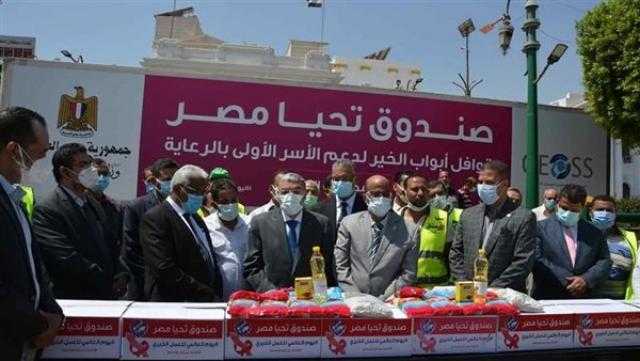 تحمل مستلزمات زواج لـ40 فتاة.. محافظ المنيا يستقبل قافلة «أبواب الخير»