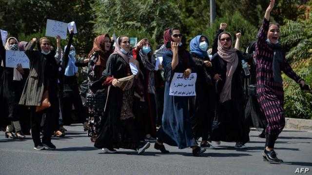 عناصر طالبان يطلقون النار في الهواء لتفريق مظاهرة مناهضة لباكستان