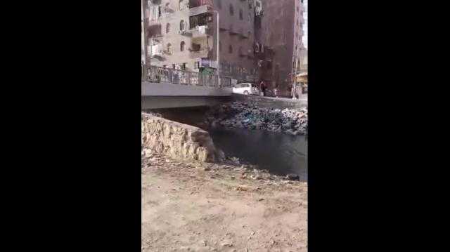 استغاثة.. أهالي ”العسيلي” بالجيزة: كوبري المصرف يؤثر على المحلات وينذر بوقوع حوادث
