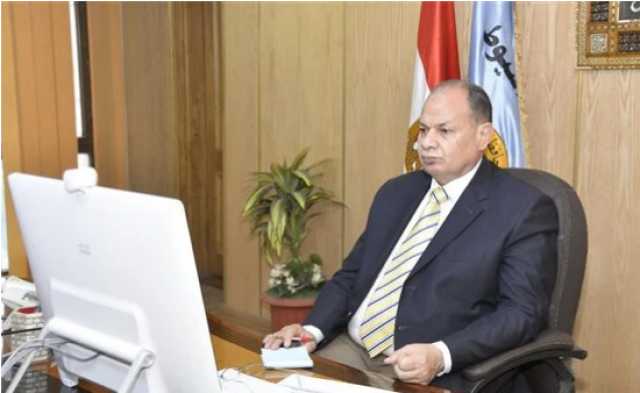 محافظ أسيوط يستعرص جهود التوسع في تطعيم المواطنين ضد فيروس كورونا