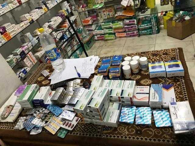 غلق وتشميع صيدلية وضبط وتحريز 1571 عبوة دواء مخالف بكفر صقر في الشرقية