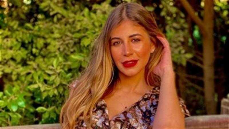 عبير منير ساحرة بالجلد الأسود والشعر الأشقر| صور