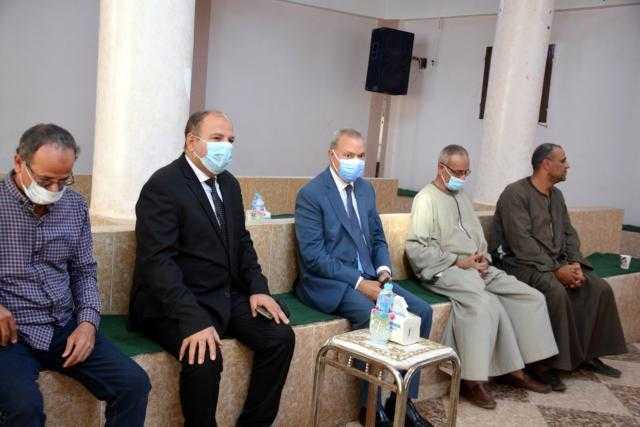 محافظ القليوبية يقدم واجب العزاء لأسرة شهيد الواجب المجند محمد صلاح الغندور