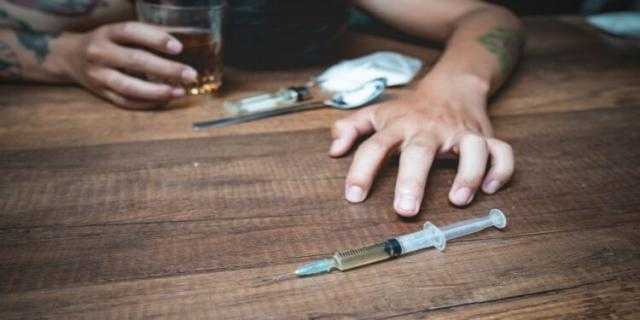 متعاف من الإدمان يروي رحلة علاجه وفوزه ببطولة الجمهورية في الكيك بوكسينج .. فيديو