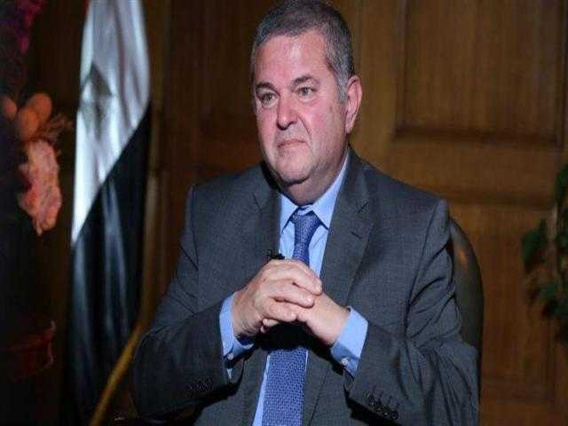 وزير قطاع الأعمال: مشروع تطوير البطارية الكهربائية ونظم التحكم ”طموح جدا”
