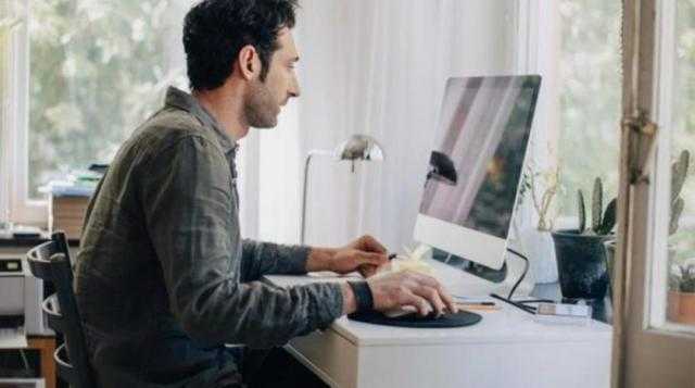 سنغافورة تعود إلى العمل من المنزل بسبب ارتفاع إصابات كورونا