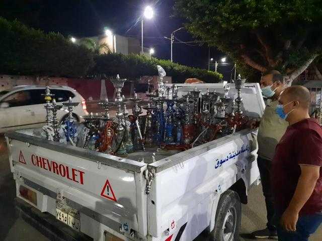 بالصور .. غلق 3 مقاهي لضبط 31 شيشة بدسوق وضبط 80 ألف و500 قطعة شيكولاته ومستلزمات طبية بكفر الشيخ