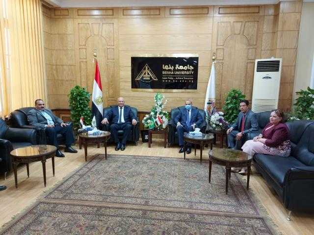محافظ القليوبية يقدم التهنئة لرئيس جامعة بنها الجديد