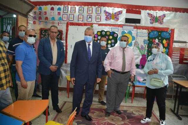 محافظ القليوبية: إعفاء 2 من مديرى المدارس لتدنى مستوى النظافة