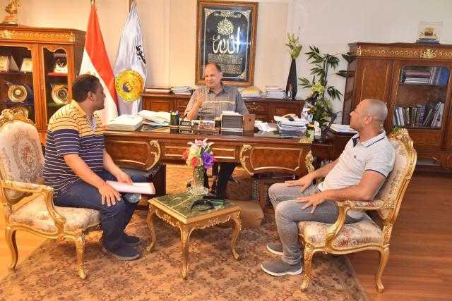 محافظ أسيوط يواصل لقاءاته الدورية بأعضاء البرلمان لمناقشة عدد من الملفات التي تهم المواطنين
