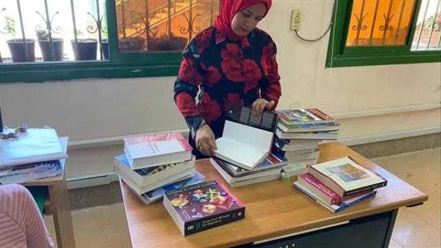 الجامعة البريطانية تهدي 355 كتابا لمكتبة جامعة سوهاج المركزية