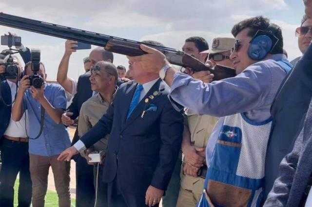 وزير الرياضة ومحافظ البحيرة يفتتحان ميدان رماية وملعبا في نادي الصيد