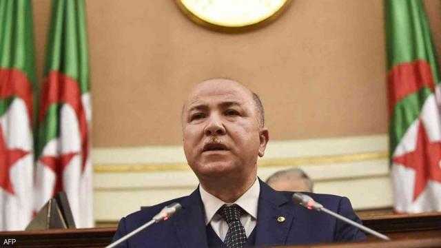 رئيس الوزراء الجزائري: لن نرضى بتصريحات ماكرون