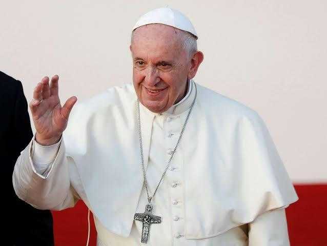 بابا الفاتيكان يطالب بزيادة المساعدات للمهاجرين