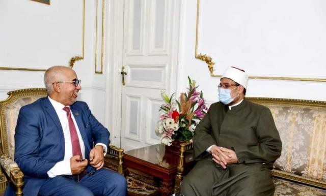 وزير الأوقاف يستقبل أمين عام المؤتمر الإسلامي الأوروبى