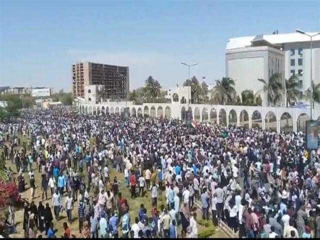 الداخلية السودانية: التصدي للمعتصمين المتجهين لمجلس الوزراء أمس ”ضمن واجباتنا”