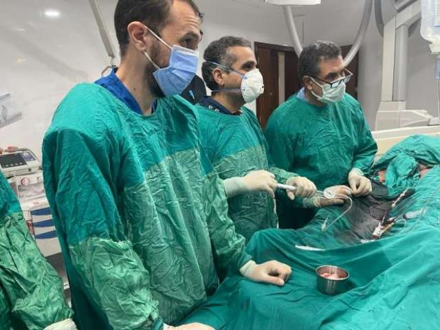 خط أحمر
