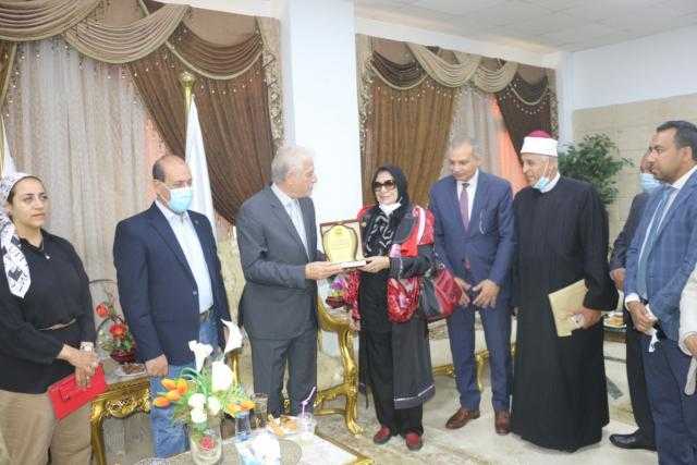 محافظ جنوب سيناء يلتقي قافلة منظمة خريجي الأزهر ويثني على جهود الإمام الأكبر