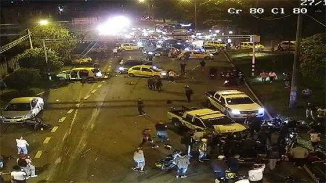 بسبب شاحنة قمامة.. اصطدام 26 سيارة فى كولومبيا وإصابة 25 شخصا