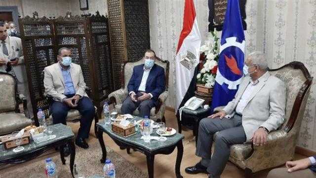 وزير البترول يعلن التنازل عن الأراضي الفضاء لصالح مشروعات الإسكان بالسويس