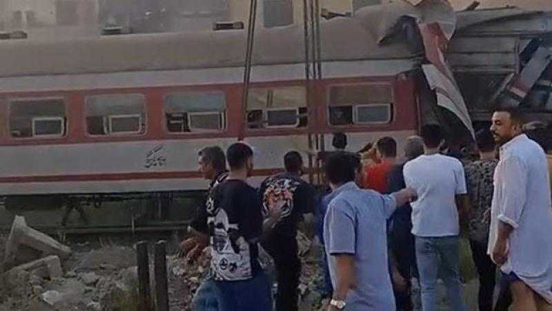 إصابة 13 شخصا في تصادم قطارين غرب بريطانيا