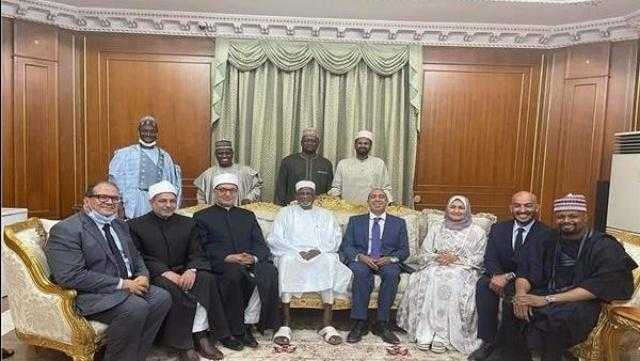 وفد الأزهر يلتقي حاكم ولاية «كانو» في نيجيريا لبحث التعاون العلمي