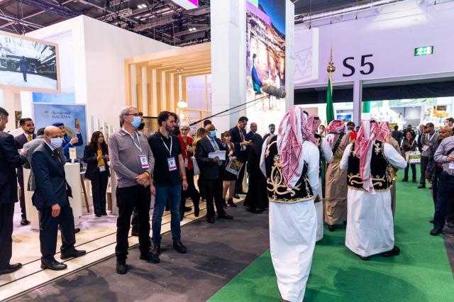 الخطوط السعودية تستعرض مبادراتها لخدمة السياحة بالمملكة في معرض السفر العالمي بلندن