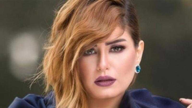 فستان جريء.. منة فضالي تلفت الأنظار في أحدث إطلالة