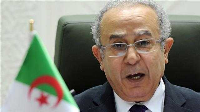 الجزائر: وزير الخارجية يُمثل الرئيس تبون في مؤتمر باريس حول ليبيا