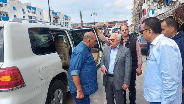 محافظ بورسعيد يتفقد سير العمل فى تطوير شارع 23 ديسمبر