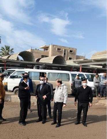 بالصور .. محافظ كفر الشيخ يتفقد الشوارع ويتابع أعمال رفع المياه