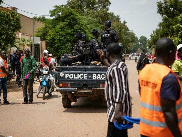 مقتل 19 على الأقل في هجوم لمسلحين على قسم شرطة ببوركينا فاسو