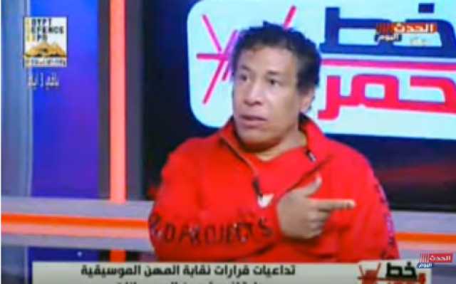 الشاعر إسلام خليل: بيعت عفش بيتي عشان أتعلم الموسيقى