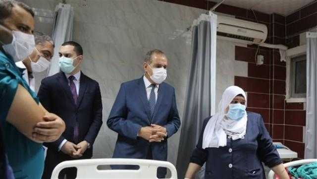 محافظ كفر الشيخ يتابع حادث مصرع عاملين بمطبق صرف صحي