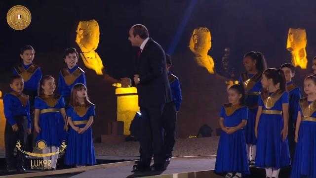 مبسوط إني قابلت رئيسي.. أطفال احتفالية طريق الكباش يروون تفاصيل لقائهم بالسيسي.. فيديو