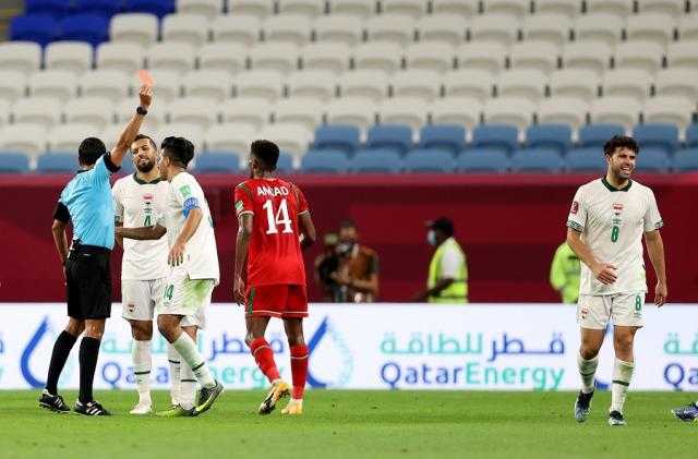 العراق يقهر النقص العددي ويخطف تعادلا مثيرا أمام عُمان في كأس العرب