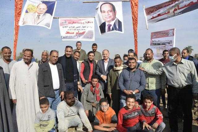 محافظ أسيوط ورئيس جهاز تعمير الوادي الجديد يضعان حجر أساس مشروع إنشاء كوبري على بحر يوسف وكوبري على الترعة الديروطية بديروط الشريف