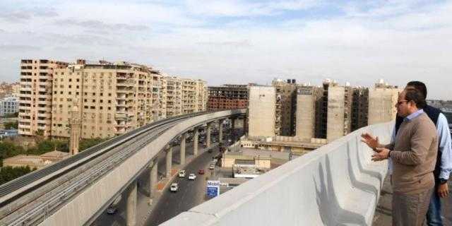 خبير تخطيط يوضح أهمية المحور الجديد الموازي لطريق “القاهرة - السويس”.. فيديو