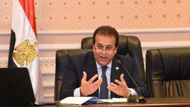 وزير التعليم العالي يكشف حقيقة ظهور متحور أوميكرون في مصر.. فيديو