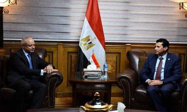 أشرف صبحى يبحث فتح آفاق جديدة للتعاون بين مصر واليابان